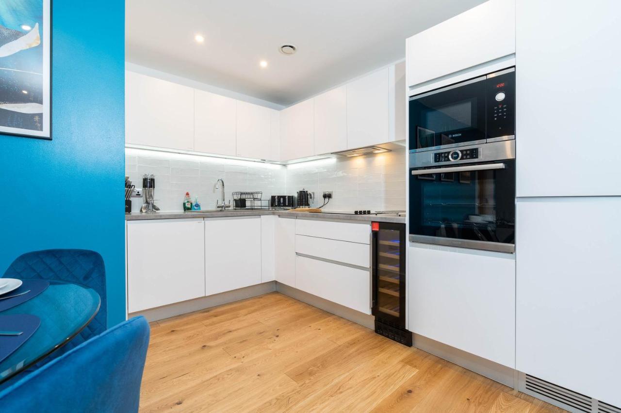 Maevela Apartments - Luxury Broad St Apartment - 2 Bed, 2 Bath - City Centre/Cube/Mailbox - With Underground Parking ✓- L Shape Sofa, Large 50 Inch Smart Tv With Free Netflix & Wifi 伯明翰 外观 照片